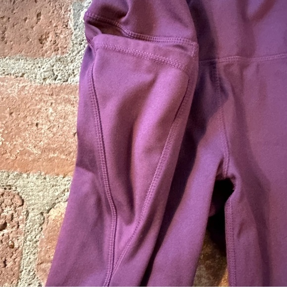 Danskin size XS purple Brushed 7/8 Legging with pockets - Picture 3 of 13